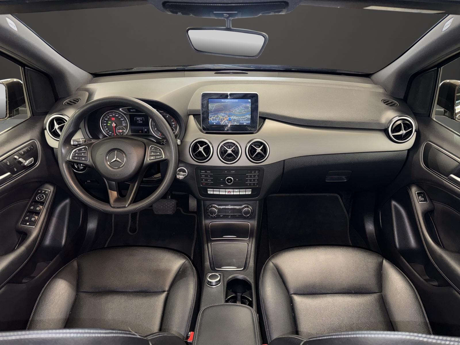 MERCEDES-BENZ B 180 AMG Line 7G-DCT-image-8