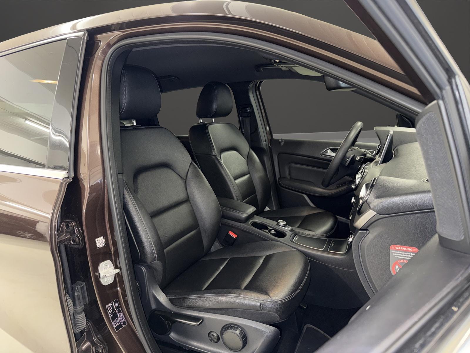 MERCEDES-BENZ B 180 AMG Line 7G-DCT-image-7
