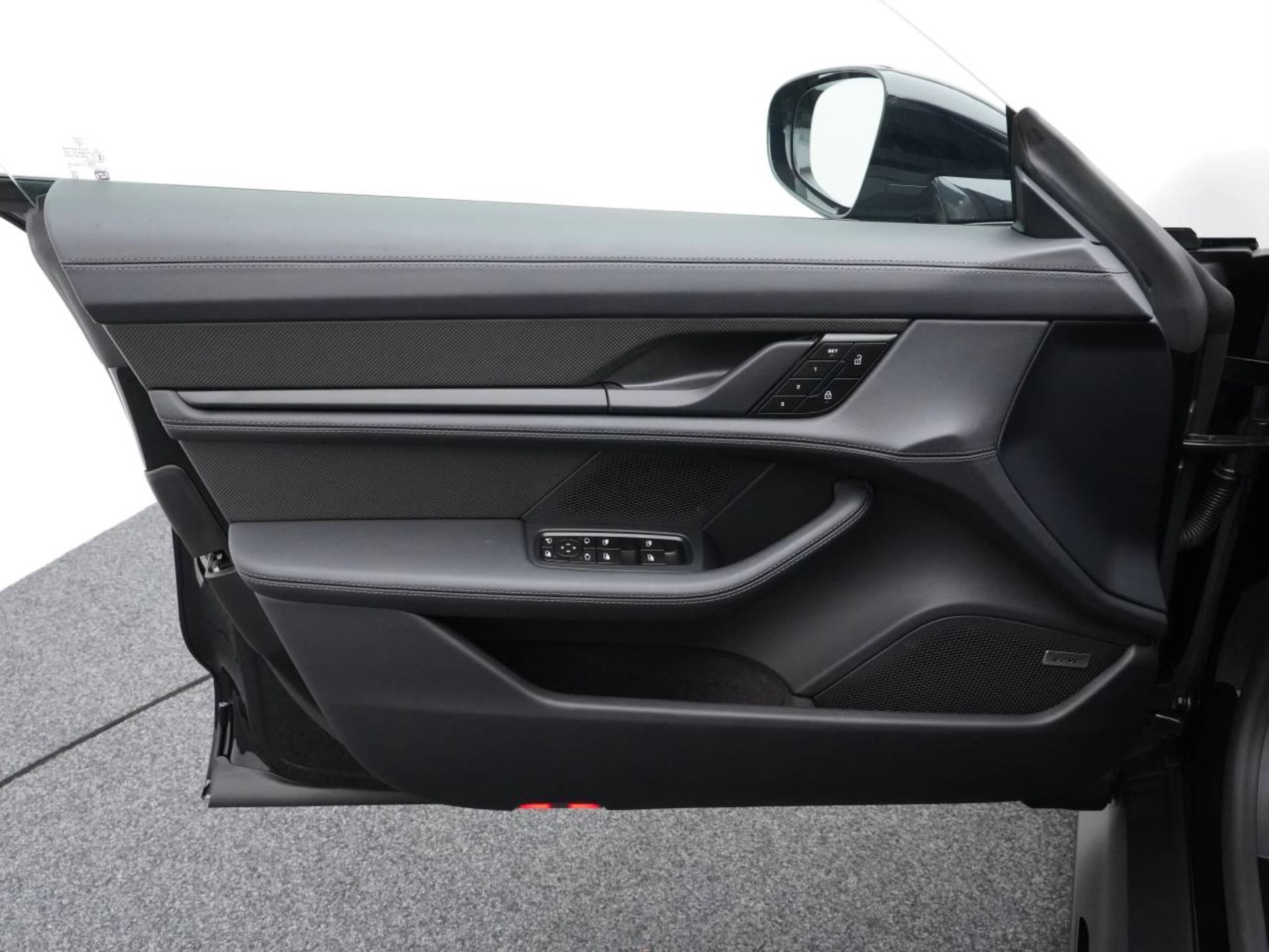 PORSCHE Taycan GTS Sport Turismo-image-19