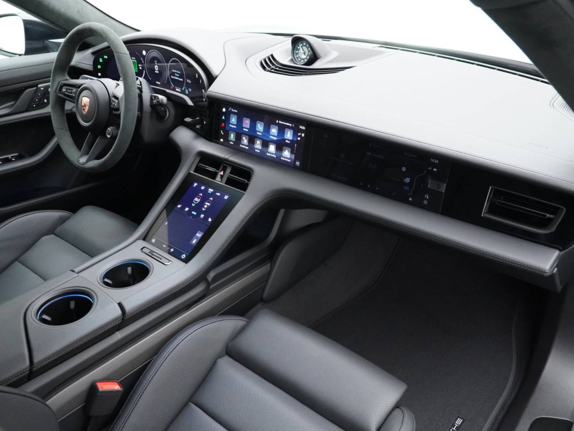PORSCHE Taycan GTS Sport Turismo-image-23