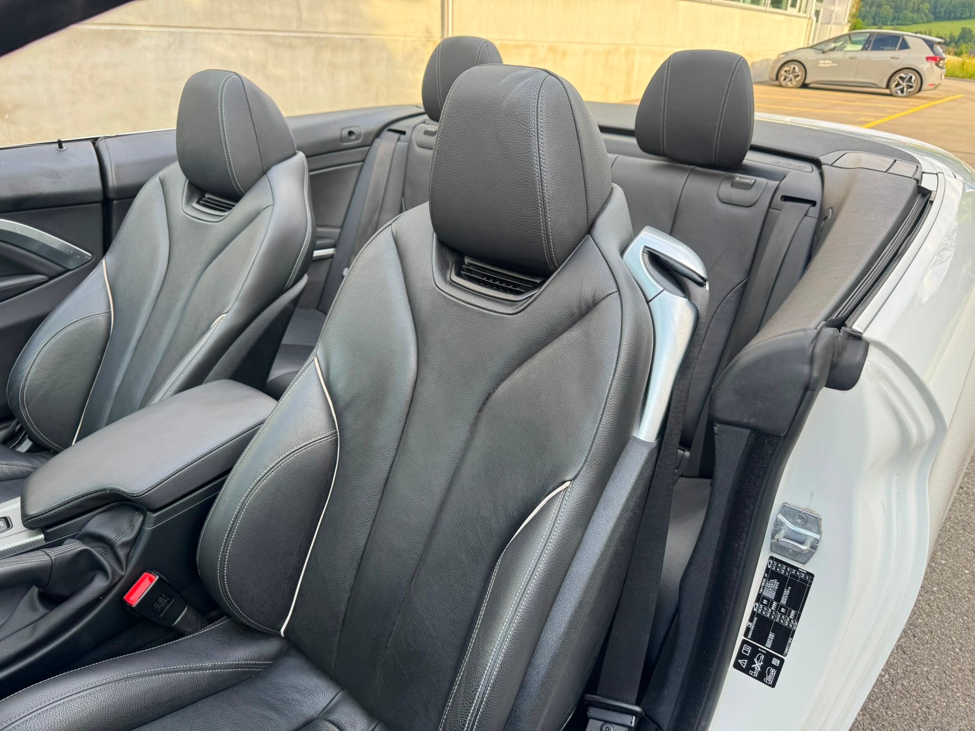 BMW 430i Cabriolet xDrive M Sport Steptronic-image-11
