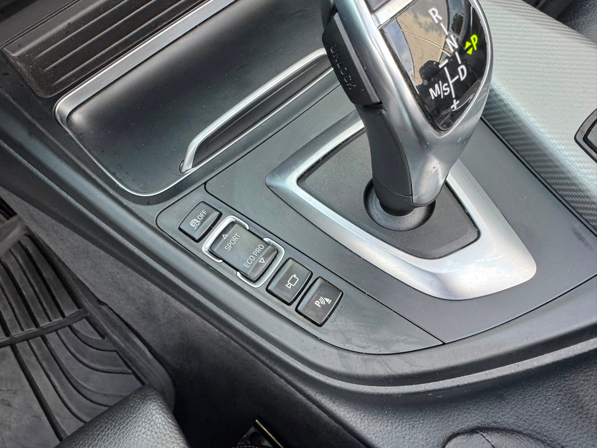 BMW 430i Cabriolet xDrive M Sport Steptronic-image-19