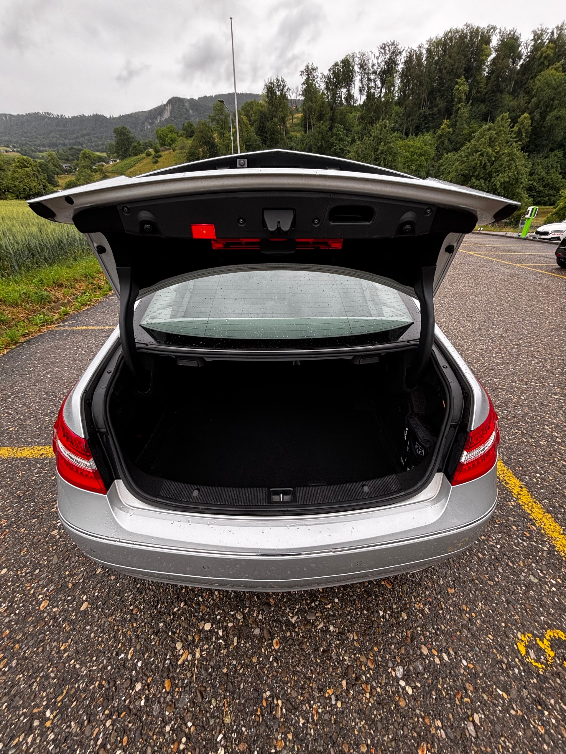 MERCEDES-BENZ E 350 CGI BlueEfficiency 7G-Tronic-image-15