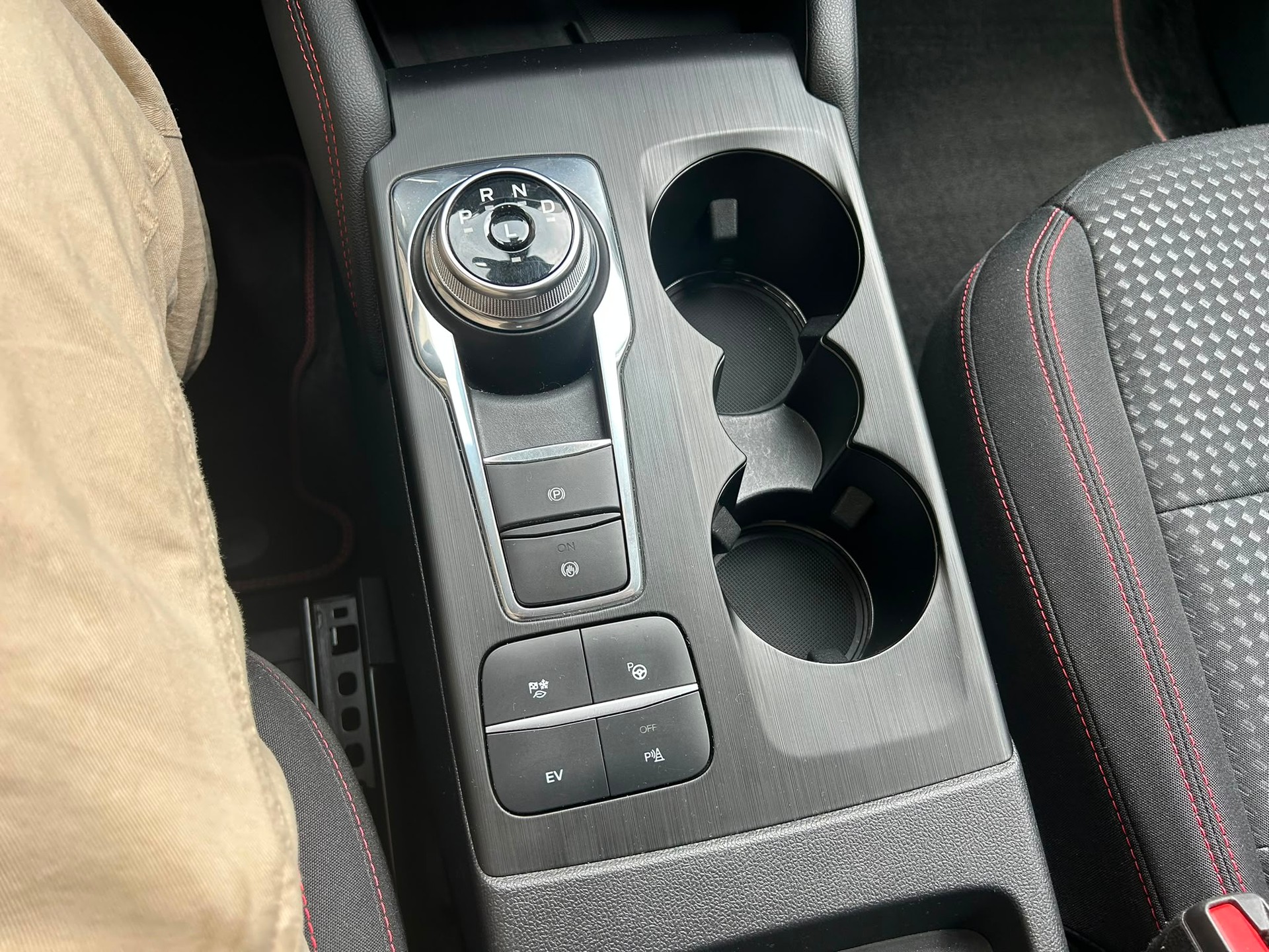 FORD Kuga 2.5 PHEV ST-Line X 2WD-image-12