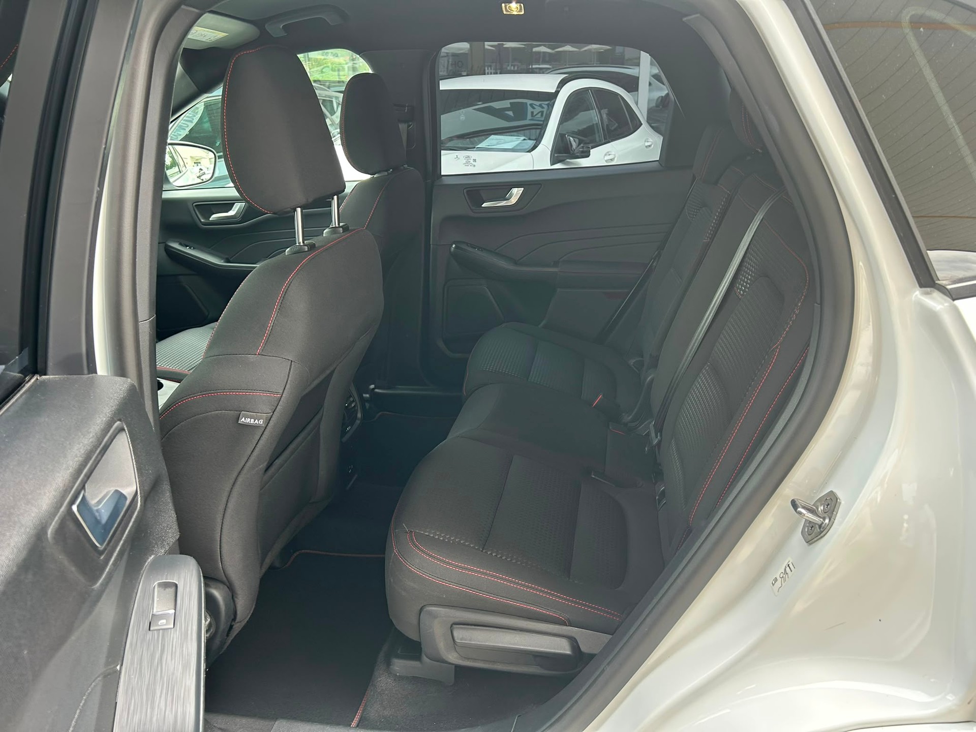 FORD Kuga 2.5 PHEV ST-Line X 2WD-image-5