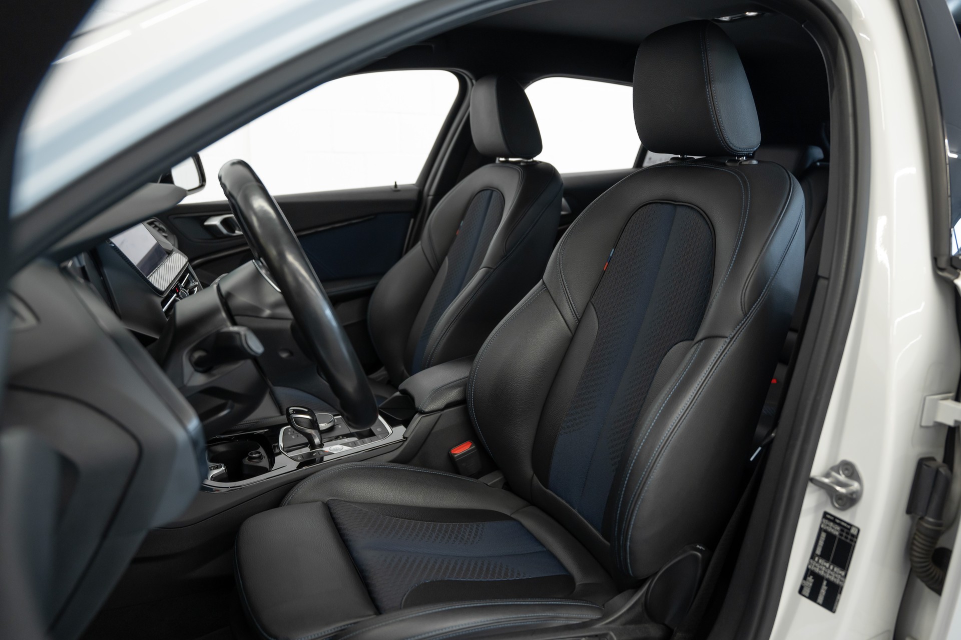BMW 118i Steptronic M Sport-image-10