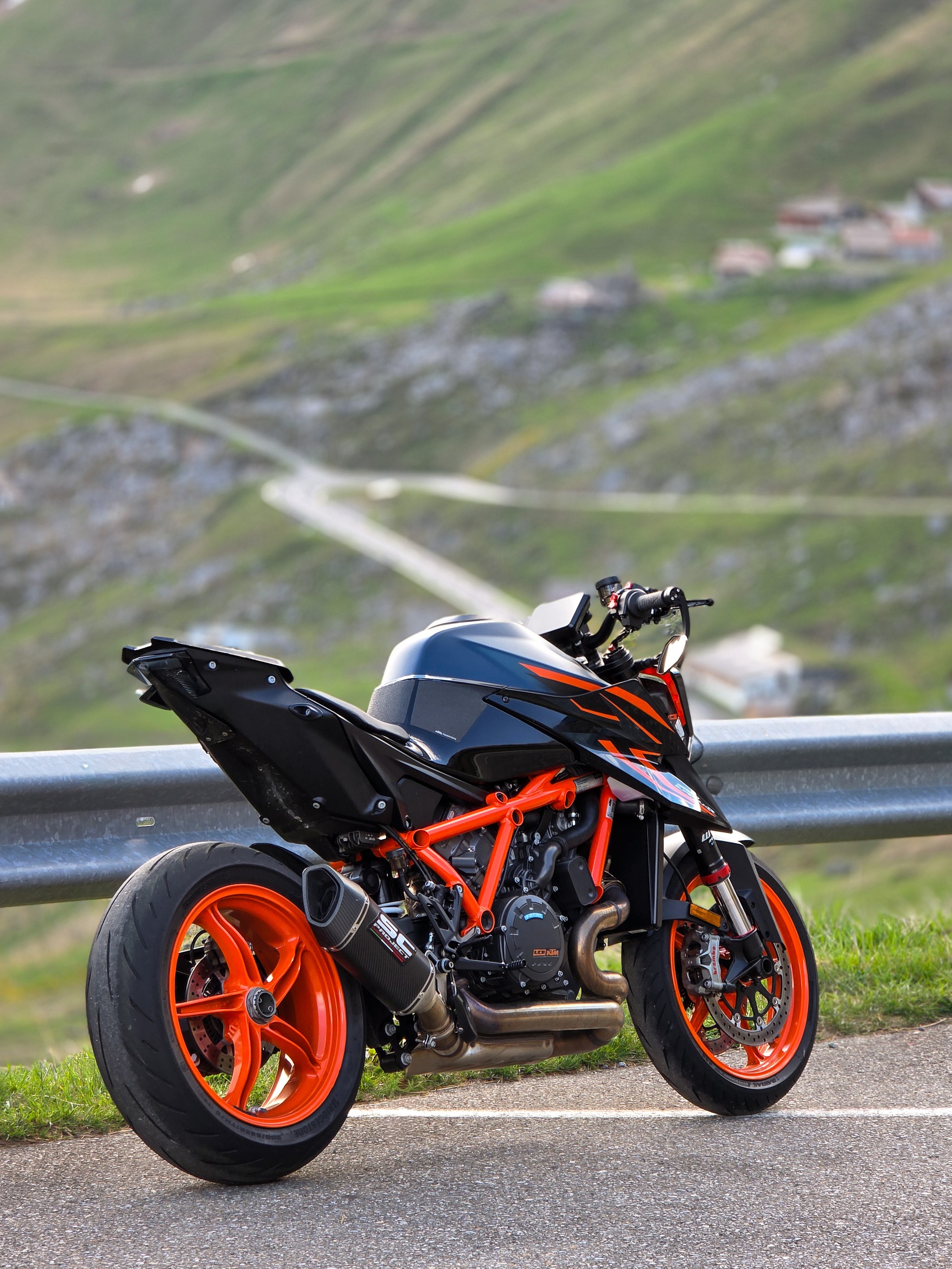 KTM 1290 Super Duke R-image-6