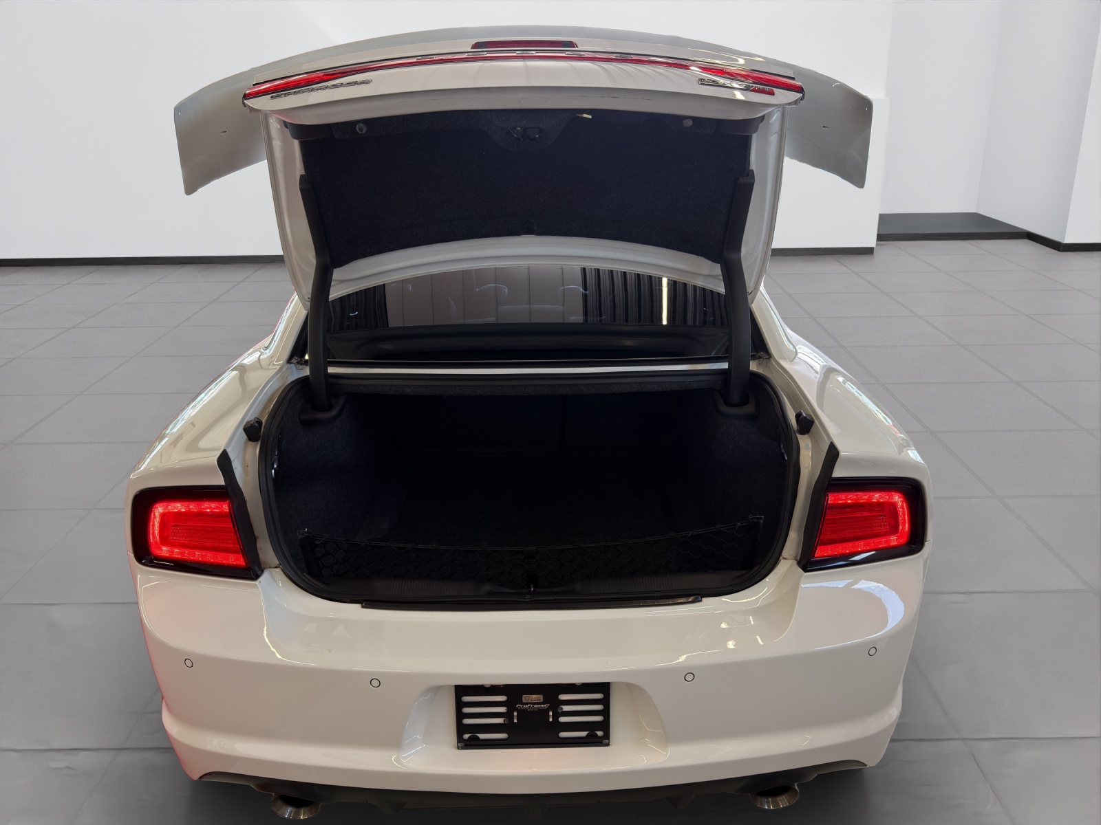 DODGE SRT8-image-22