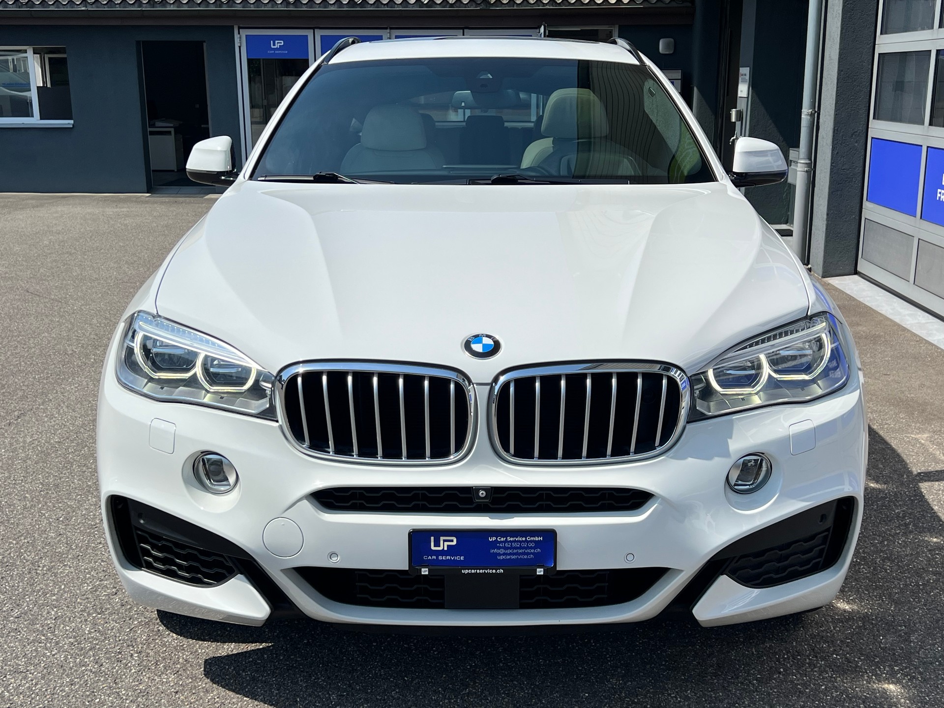 BMW X6 50i xDrive * AHK 2.7 T *