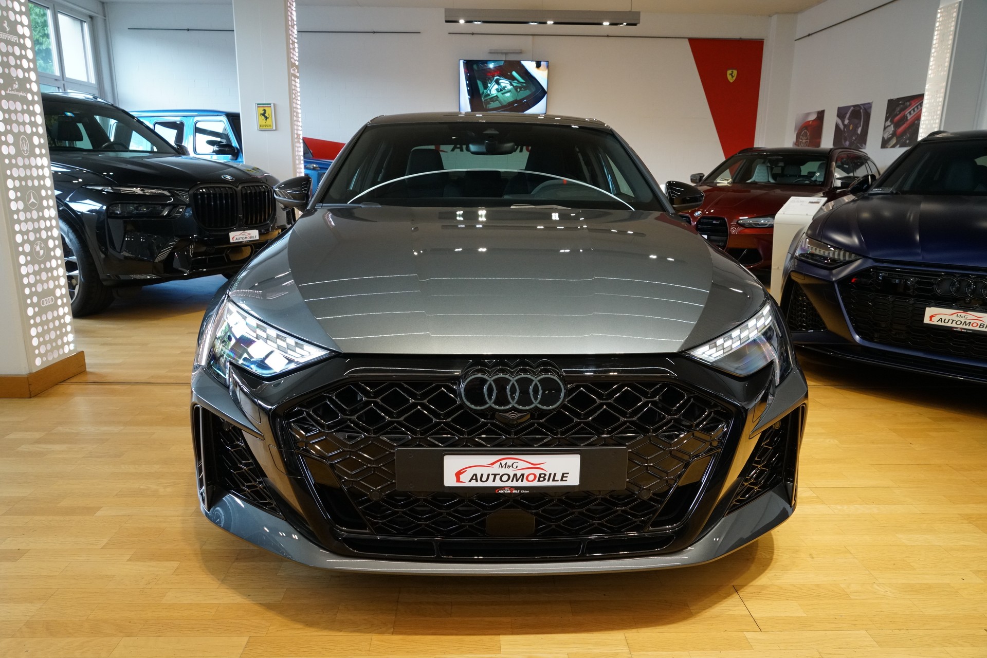AUDI RS3 Limousine 2.5 TSI quattro S-tronic-showroom-element-1