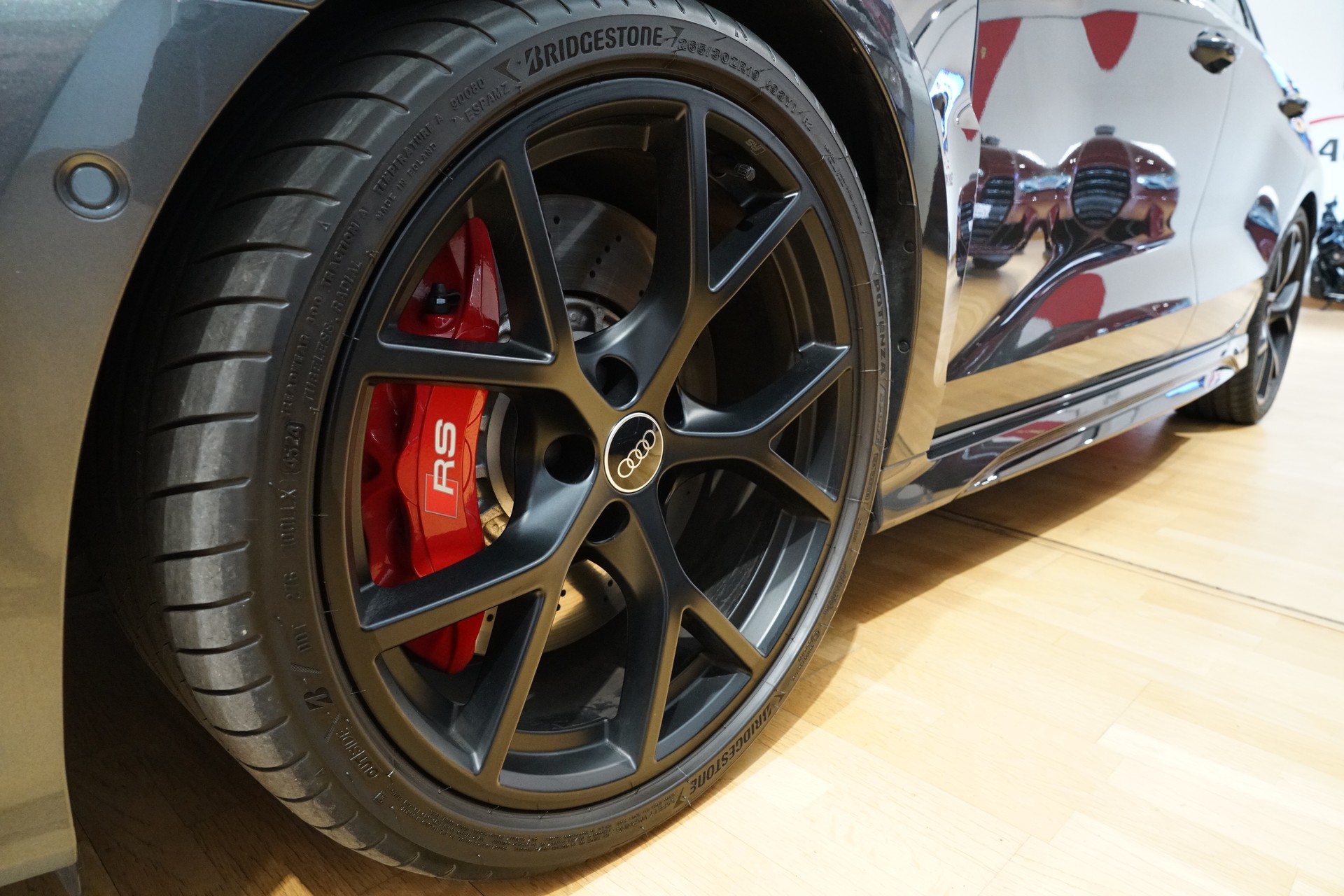 AUDI RS3 Limousine 2.5 TSI quattro S-tronic-showroom-element-3