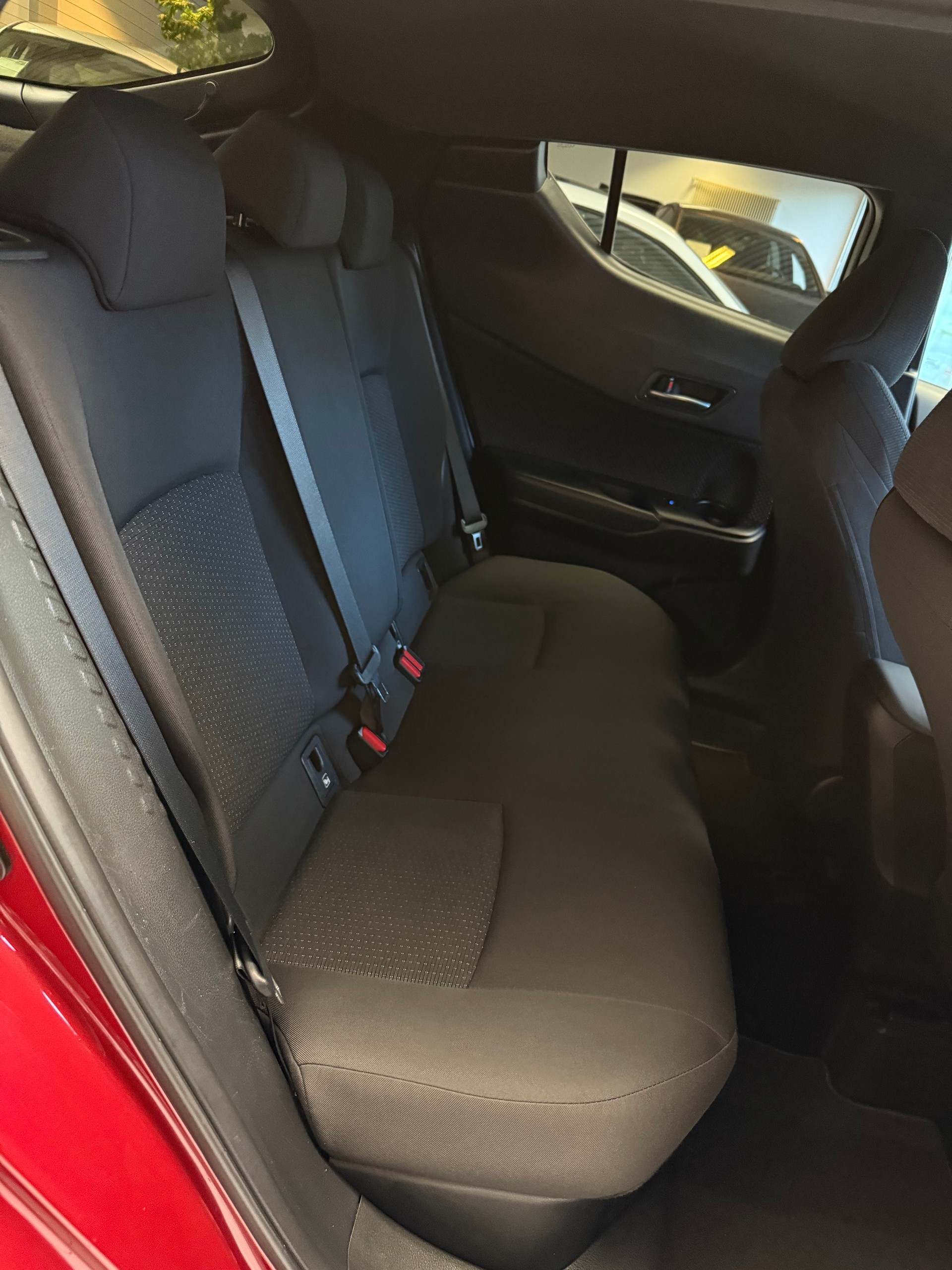 TOYOTA C-HR 1.8 HSD CVT-image-11