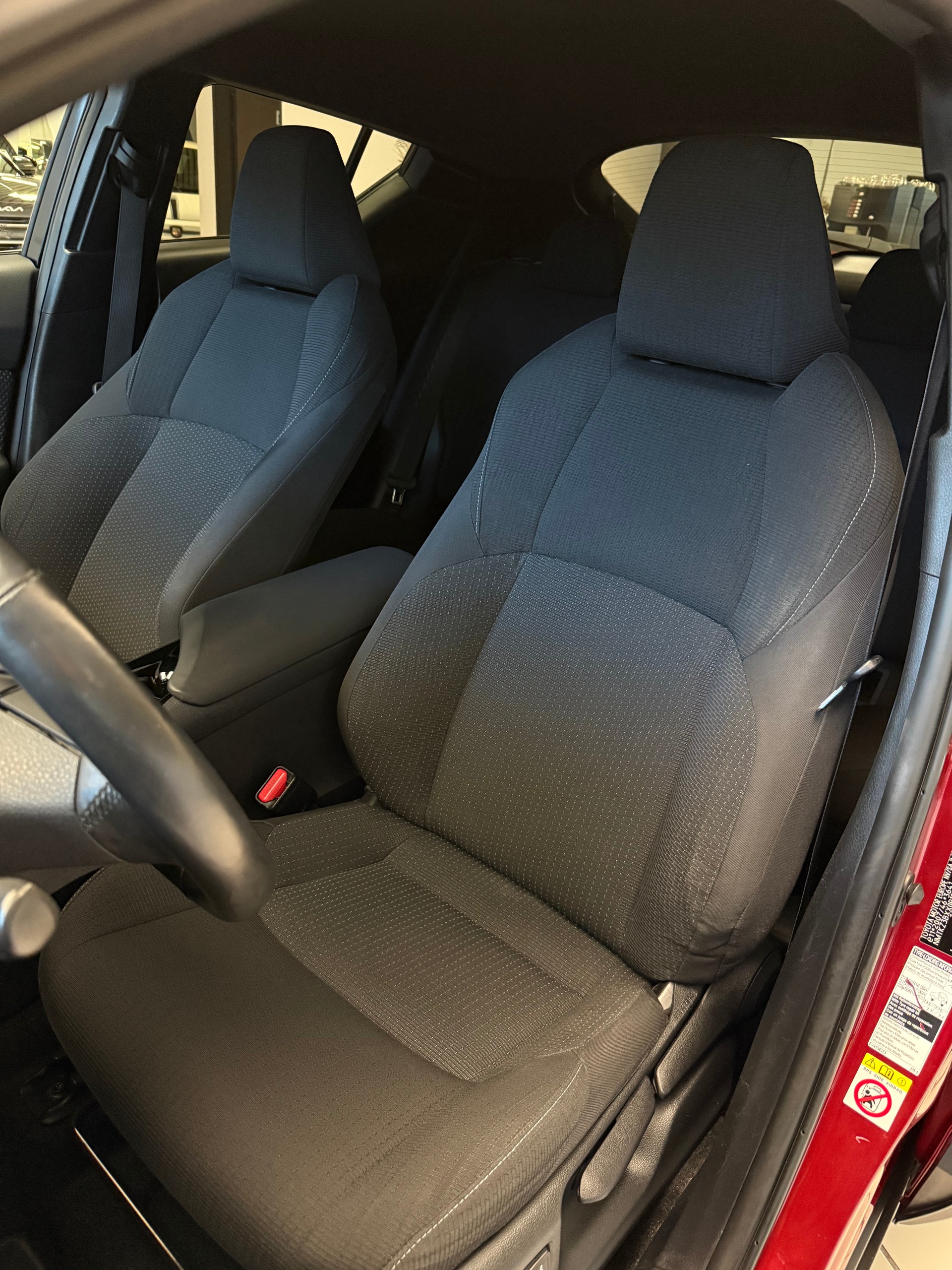 TOYOTA C-HR 1.8 HSD CVT-image-5