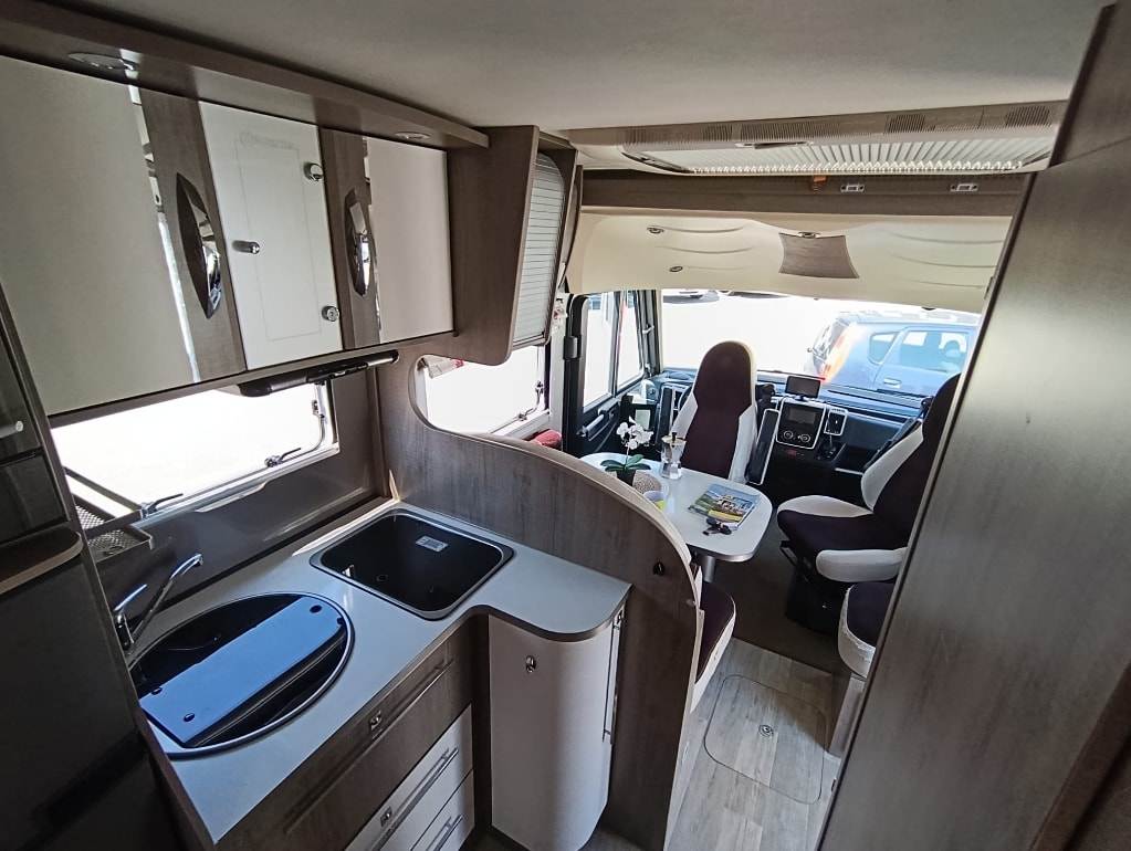 BAVARIA Baltic 690 LC *** Der ideale Reisebegleiter für Anspruchsvolle ***Automat 150PS *Rückfahrkamera *Navigation *AHK 2000Kg-image-14