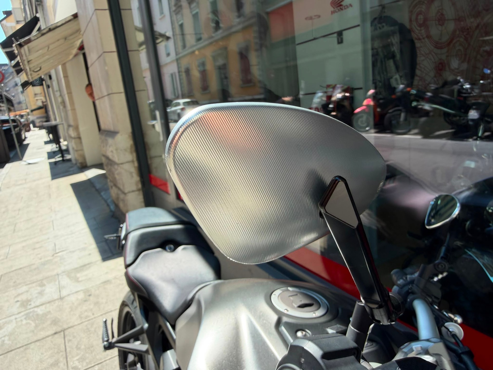 HONDA CB 1000 R ABS-image-11