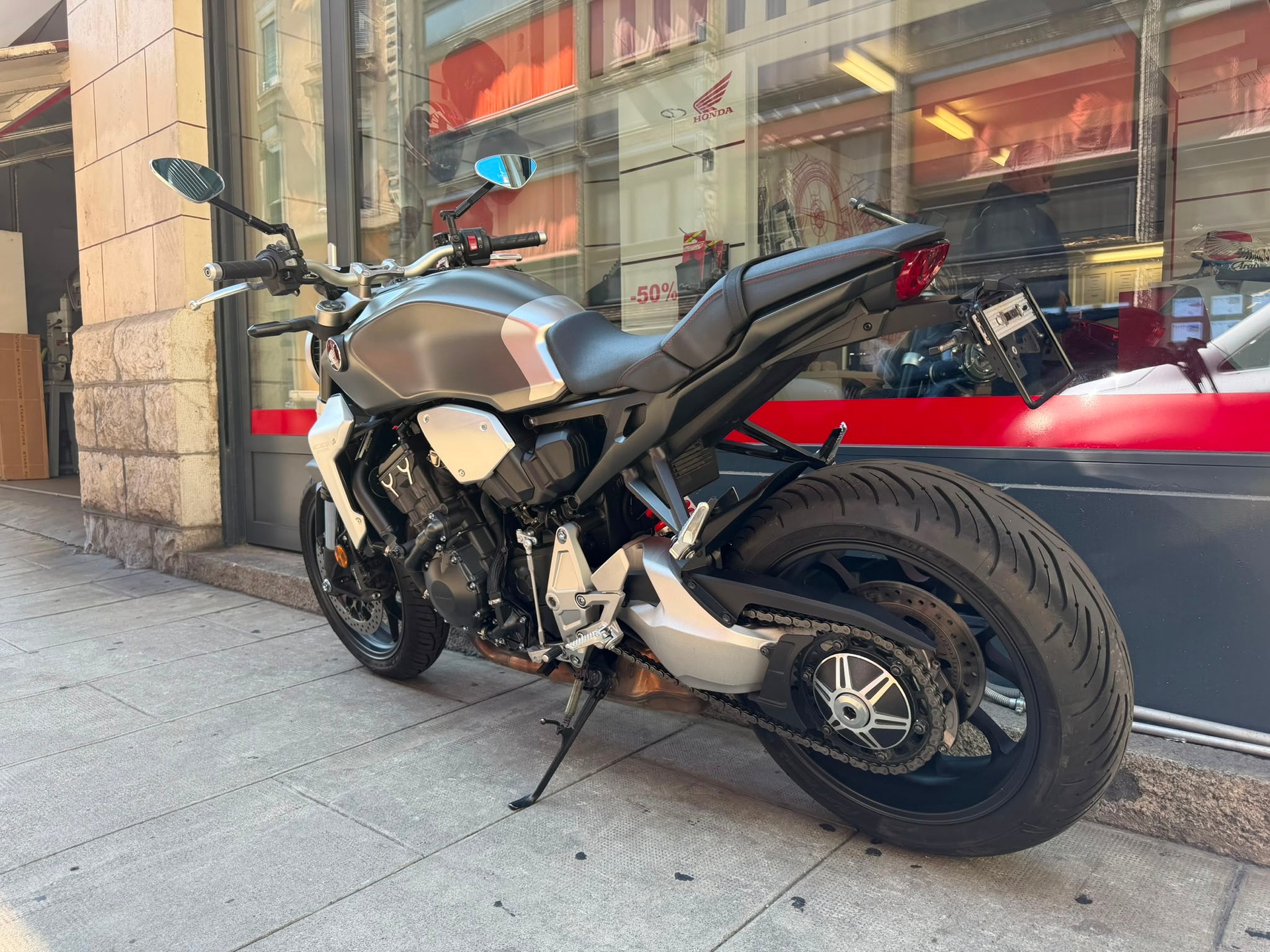 HONDA CB 1000 R ABS-image-6