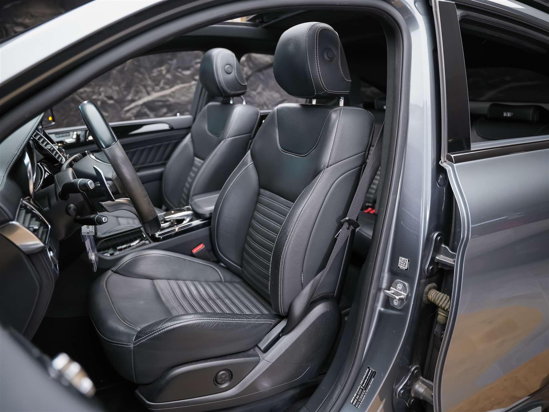 MERCEDES-BENZ GLE Coupé 43 AMG 4Matic 9G-Tronic *CH-Auto*Panorama*360° Kamera*Night Paket*-image-8