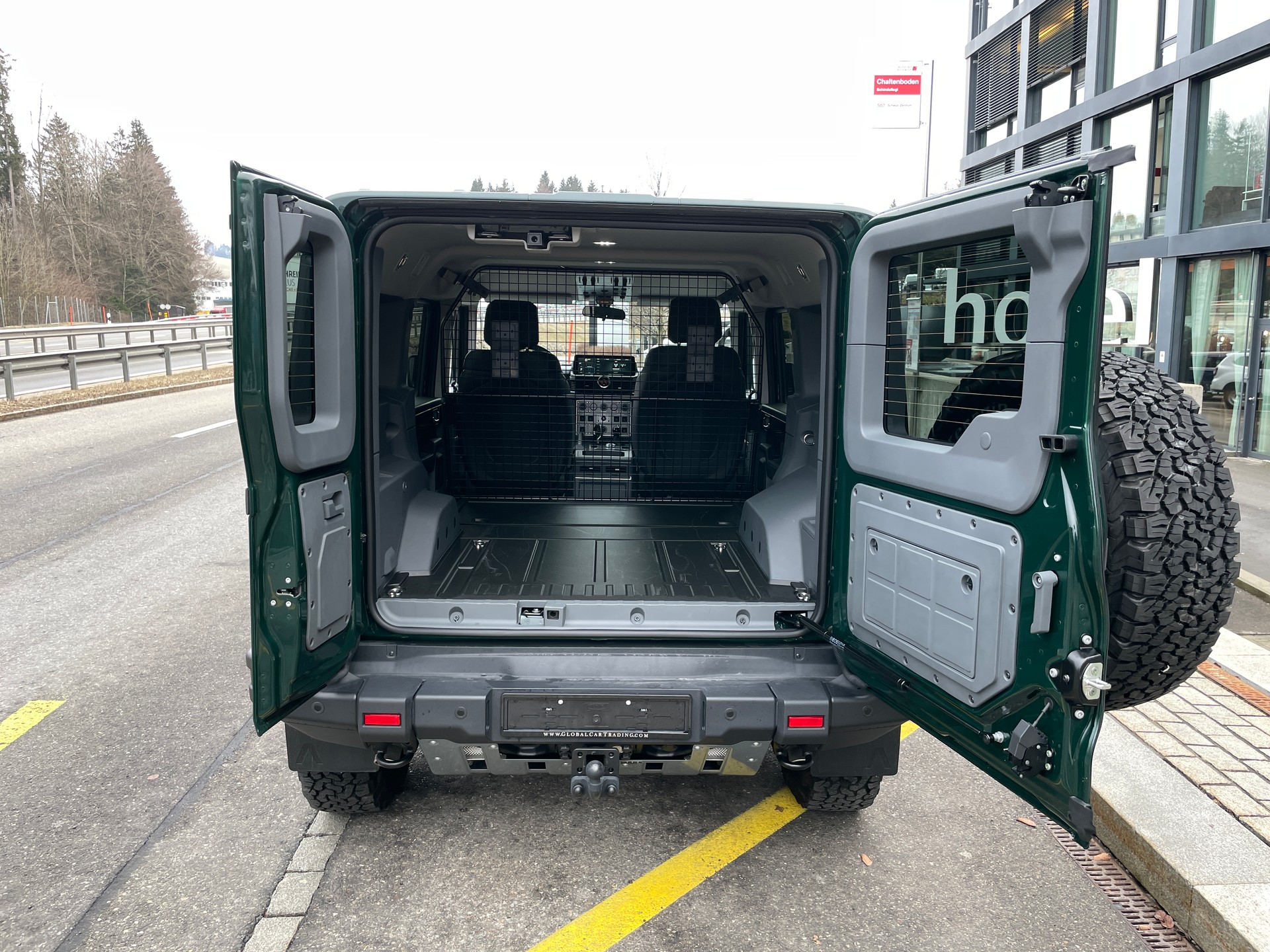 INEOS Grenadier 3.0D Utility Wagon 2-Sitz-image-6