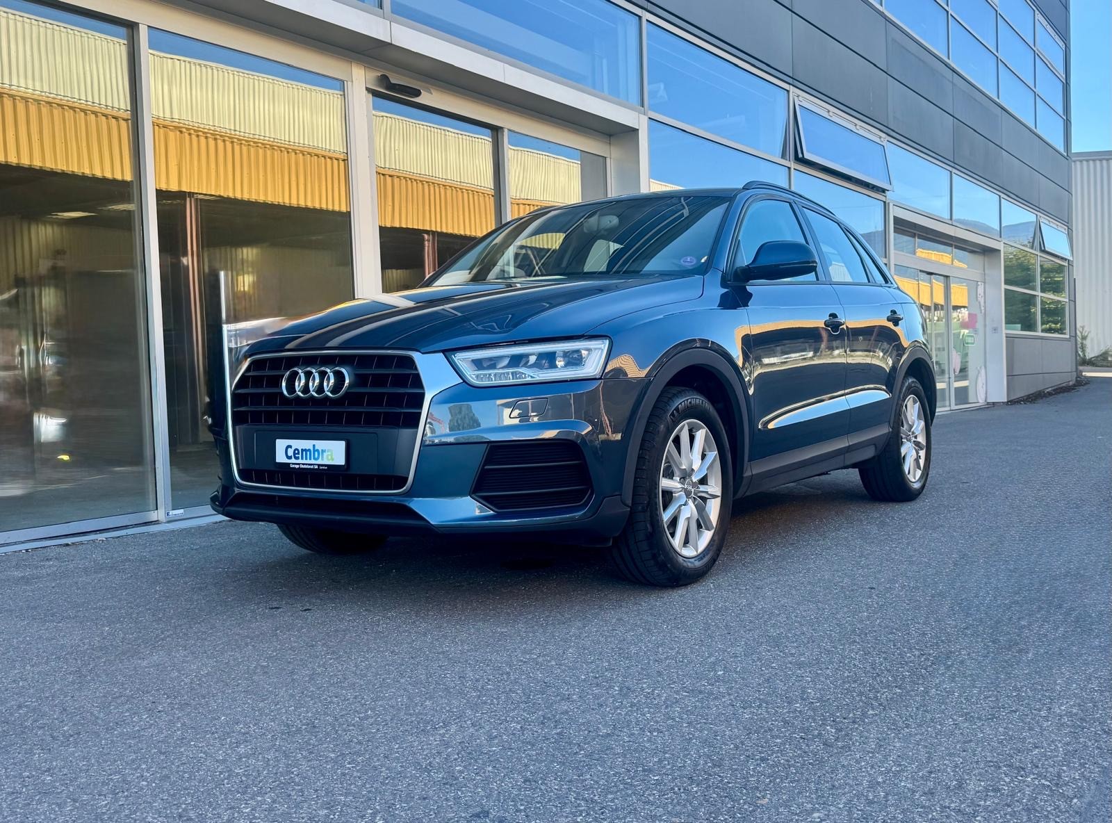 AUDI Q3 1.4 TFSI S-tronic-showroom-element-2