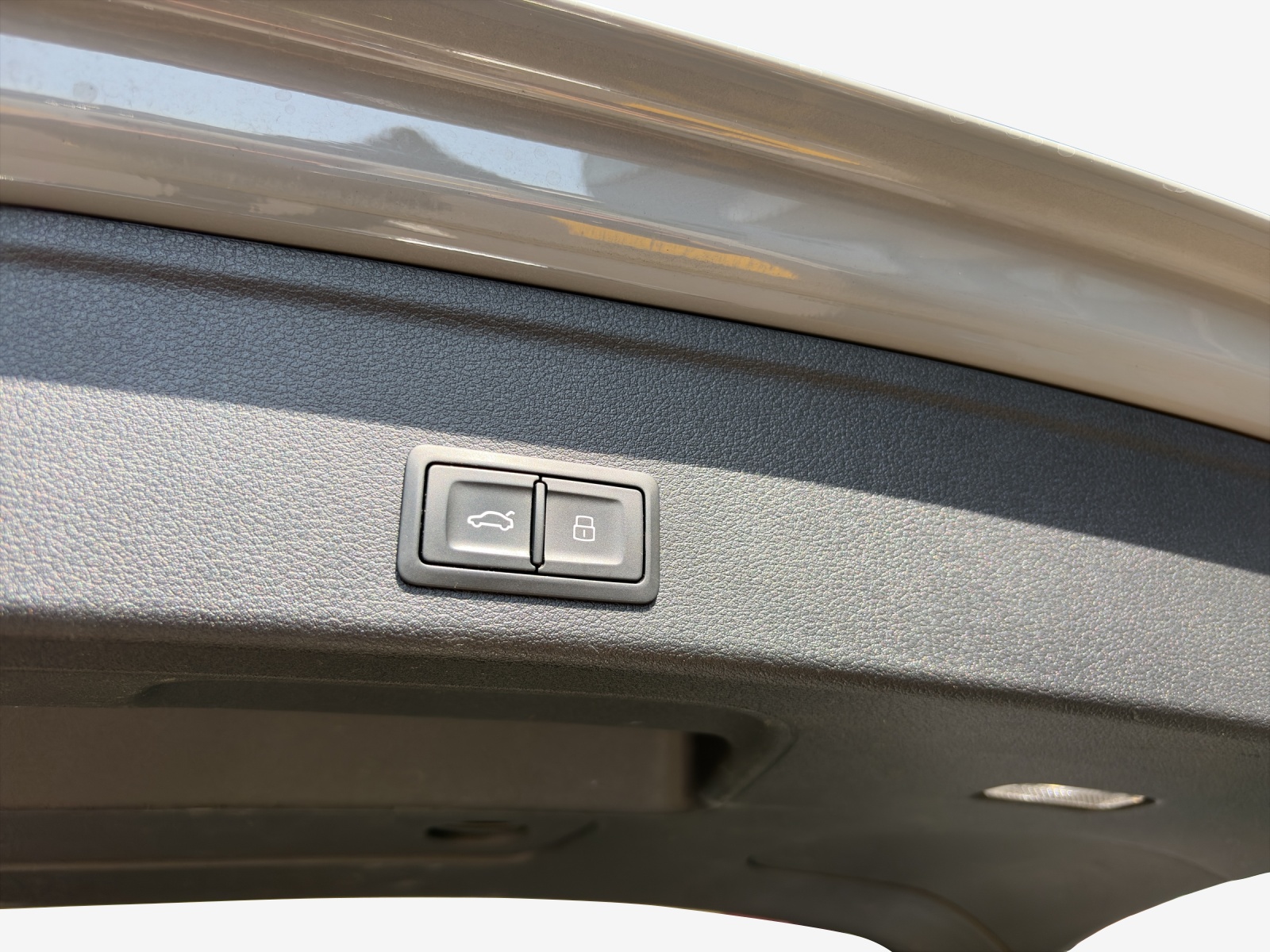 AUDI RS4 Avant quattro tiptronic-image-12