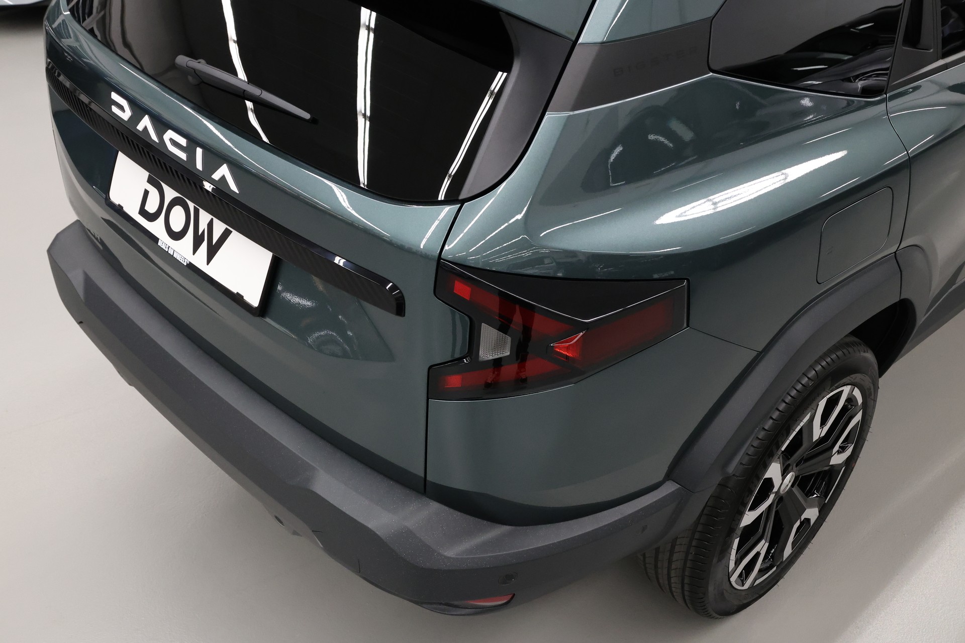 DACIA Bigster 1.8 Hybrid Journey-image-9