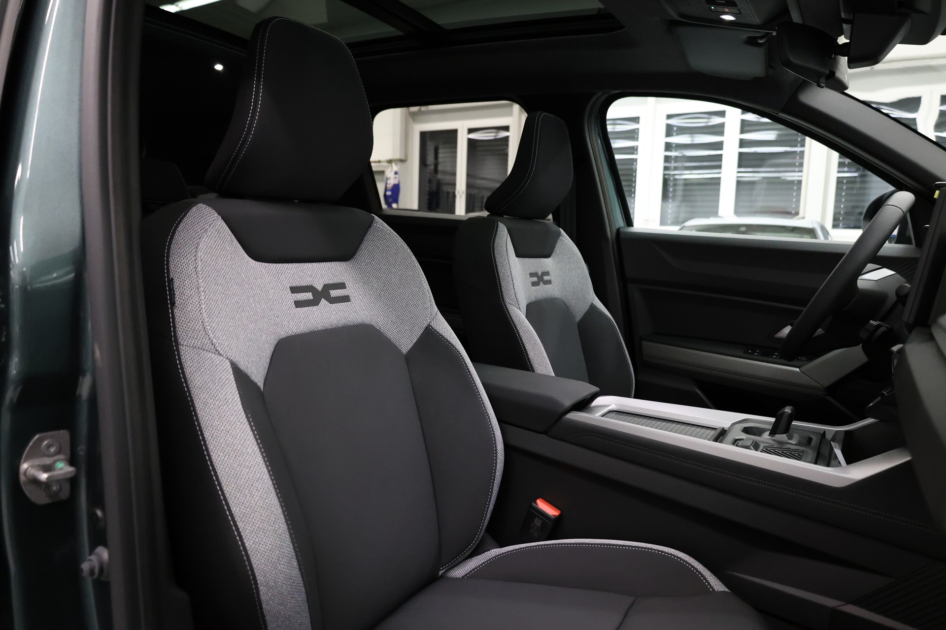 DACIA Bigster 1.8 Hybrid Journey-image-16