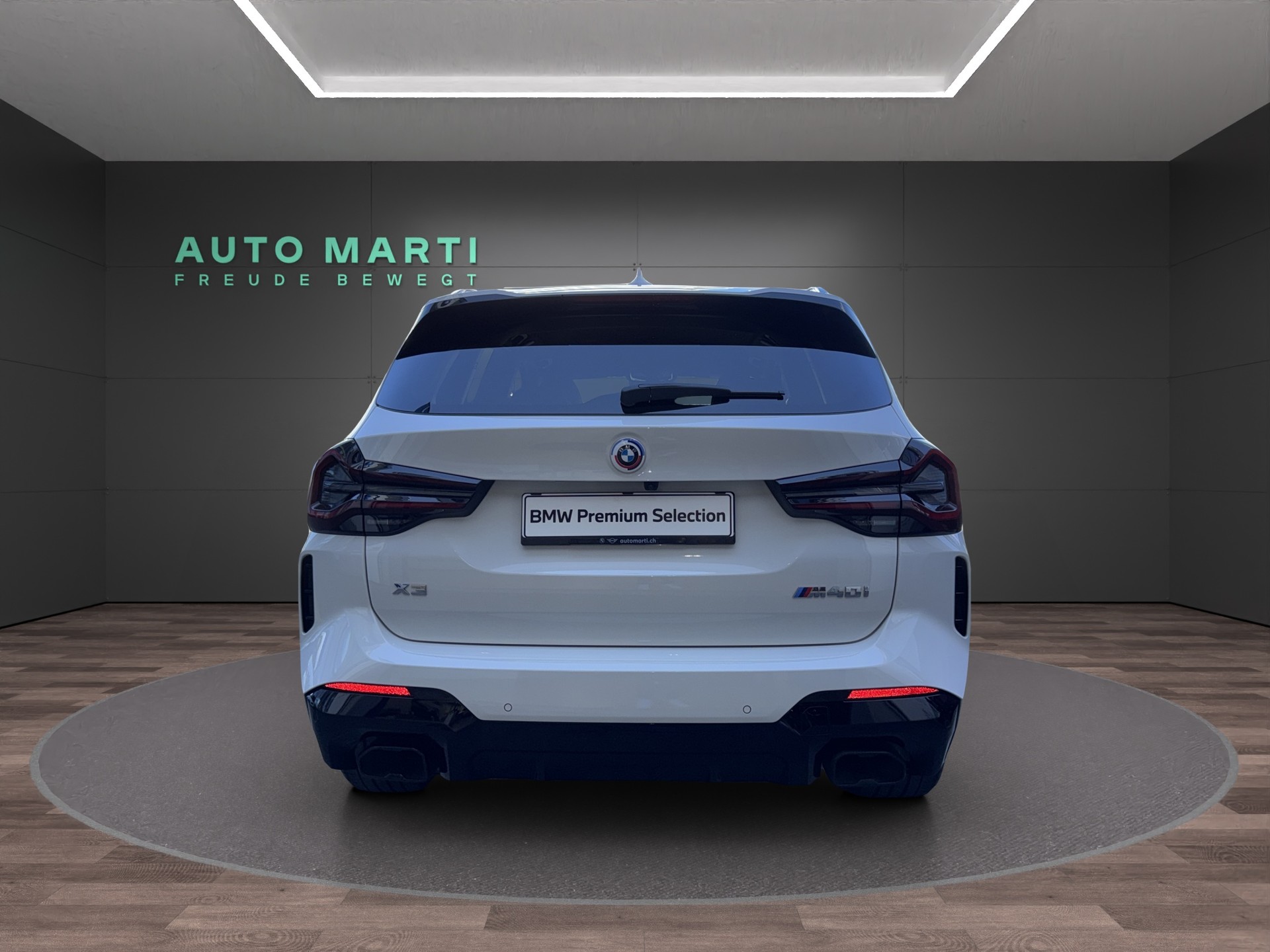BMW X3 M40i-showroom-element-2