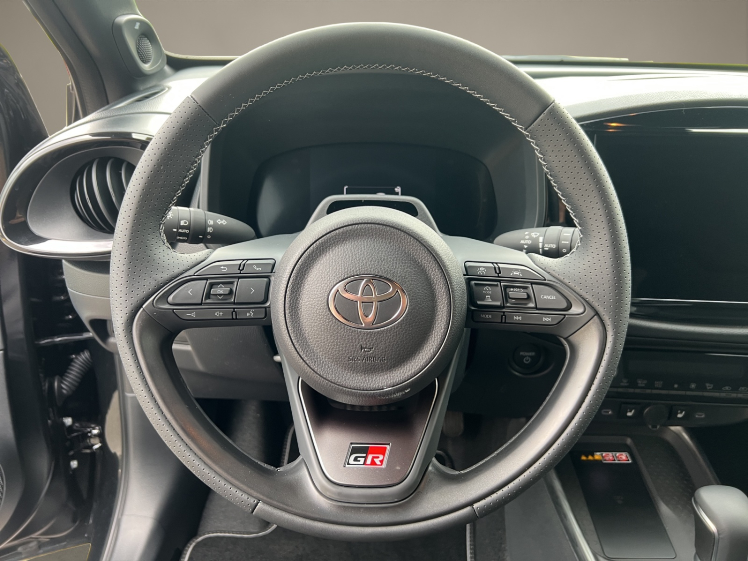 TOYOTA Aygo X 1.5 VVT-i HSD GR Sport-image-10