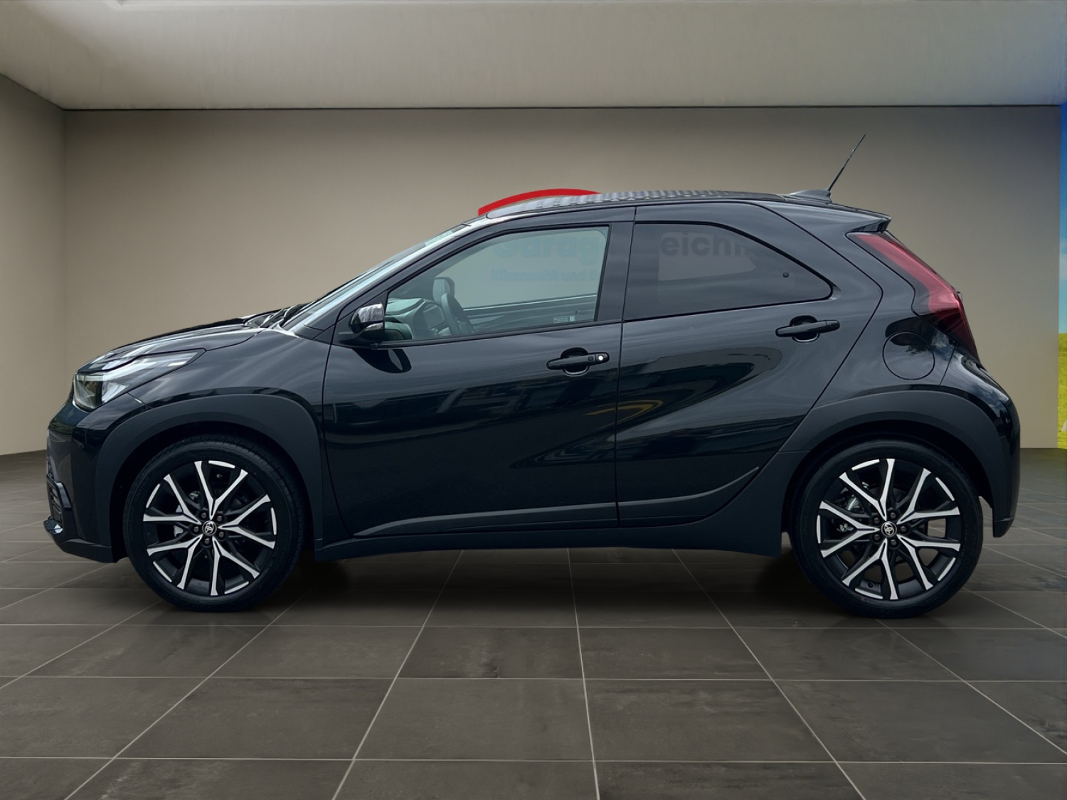 TOYOTA Aygo X 1.5 VVT-i HSD GR Sport-showroom-element-1