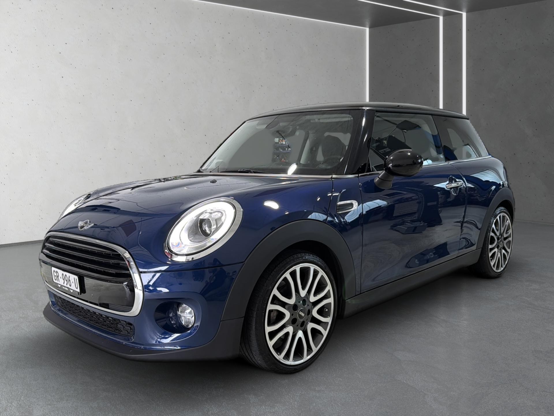 MINI Cooper-showroom-element-3