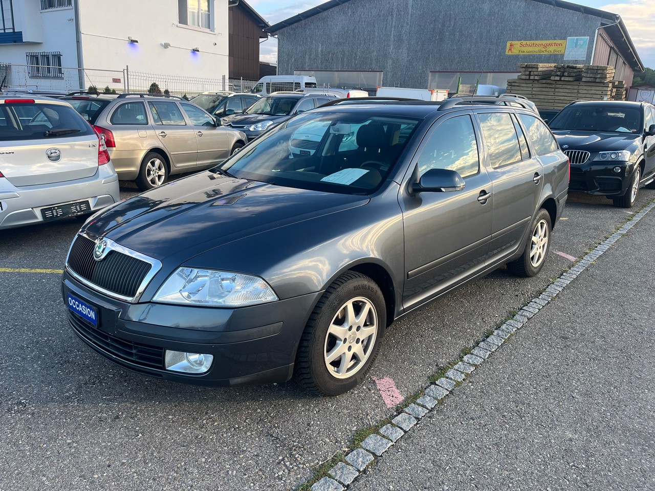 SKODA Octavia 2.0 FSI Swiss Ice Hockey 4x4-image-1