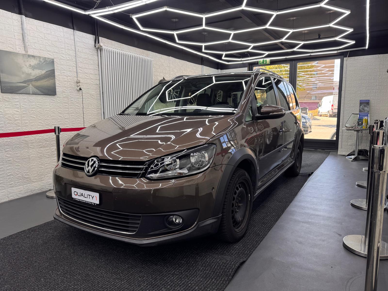 VW CrossTouran 1.4 TSI DSG-image-2