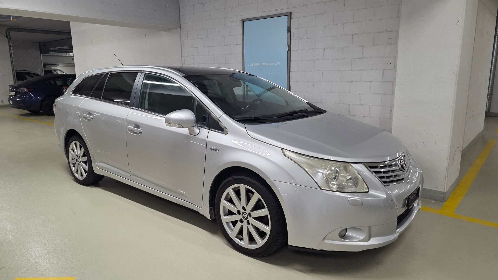 TOYOTA Avensis Sportswagon 2.2D-CAT Linea Sol Premium-image-6