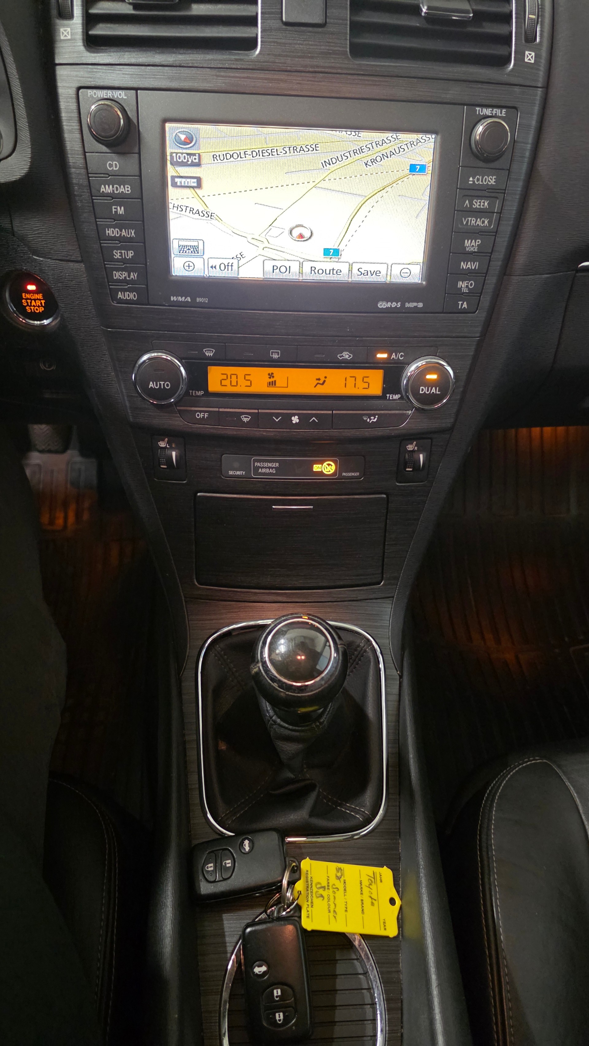 TOYOTA Avensis Sportswagon 2.2D-CAT Linea Sol Premium-image-11