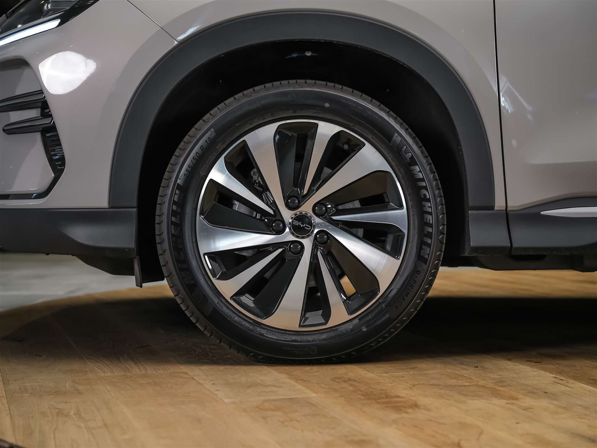 BYD Seal U DM-i Design AWD *Werksgarantie*Panorama*Sitzbelüftung*360° Kamera*-image-17