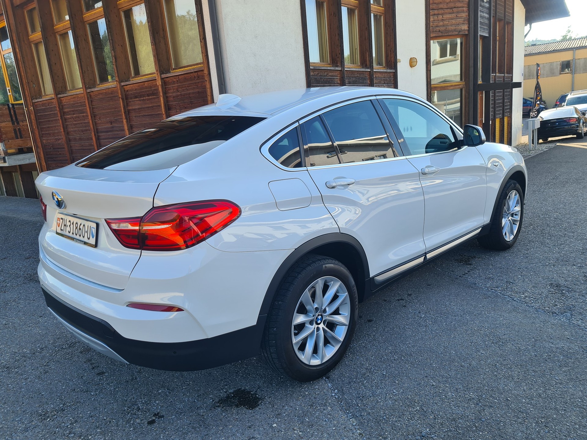 BMW X4 xDrive 20d xLine Steptronic-image-12