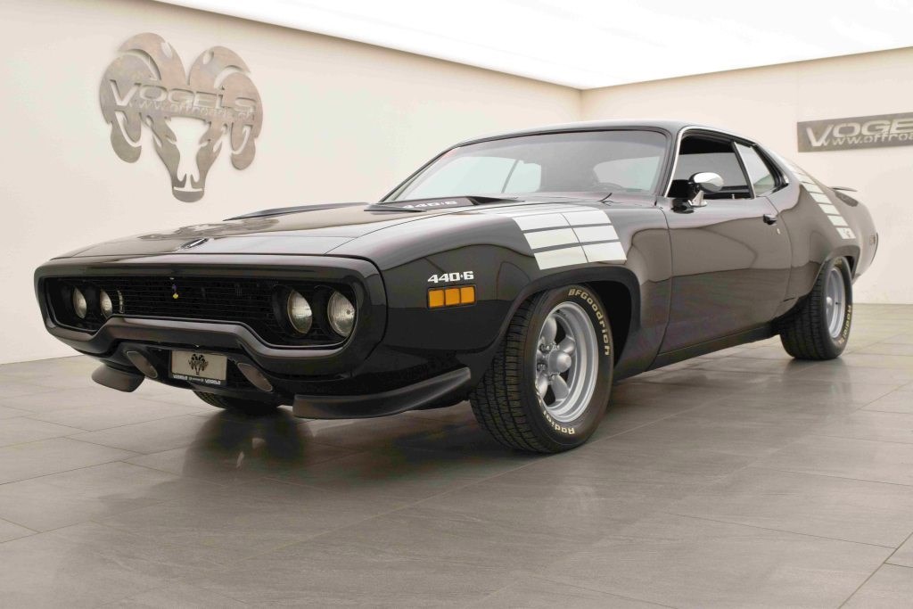 PLYMOUTH Roadrunner 440 SIX Pack