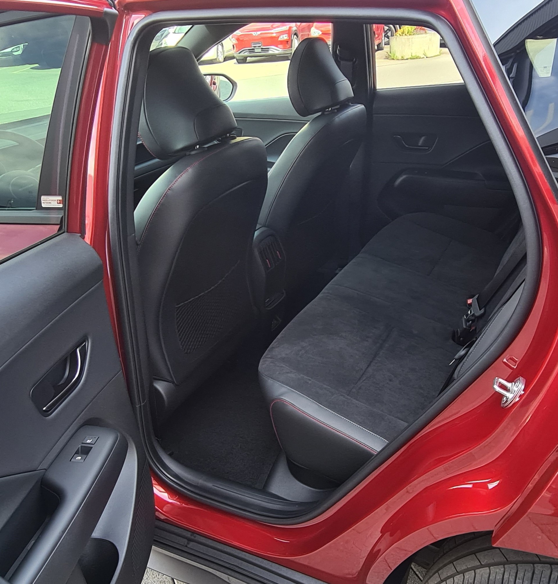 HYUNDAI Kona EV 65.4 kWh N Line-image-11