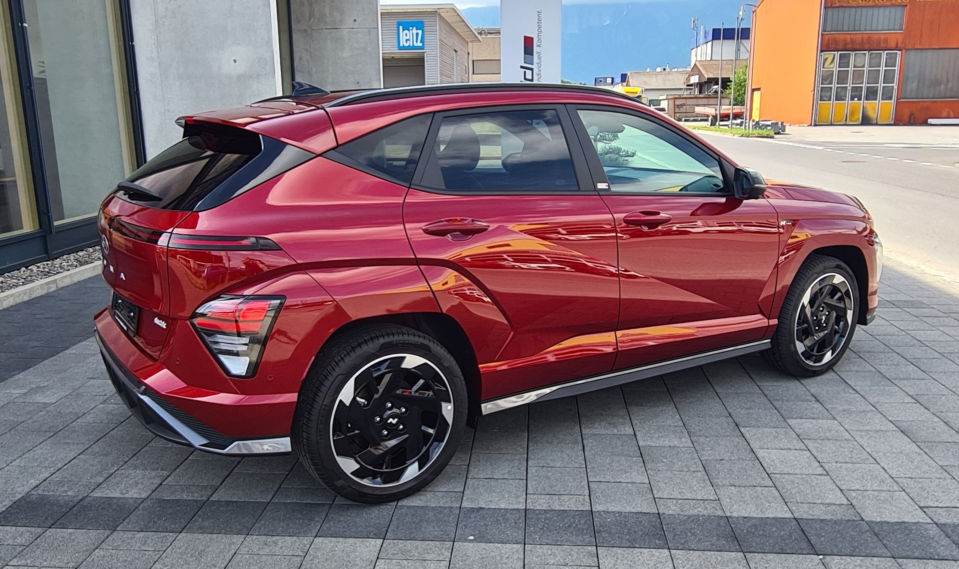 HYUNDAI Kona EV 65.4 kWh N Line-showroom-element-3