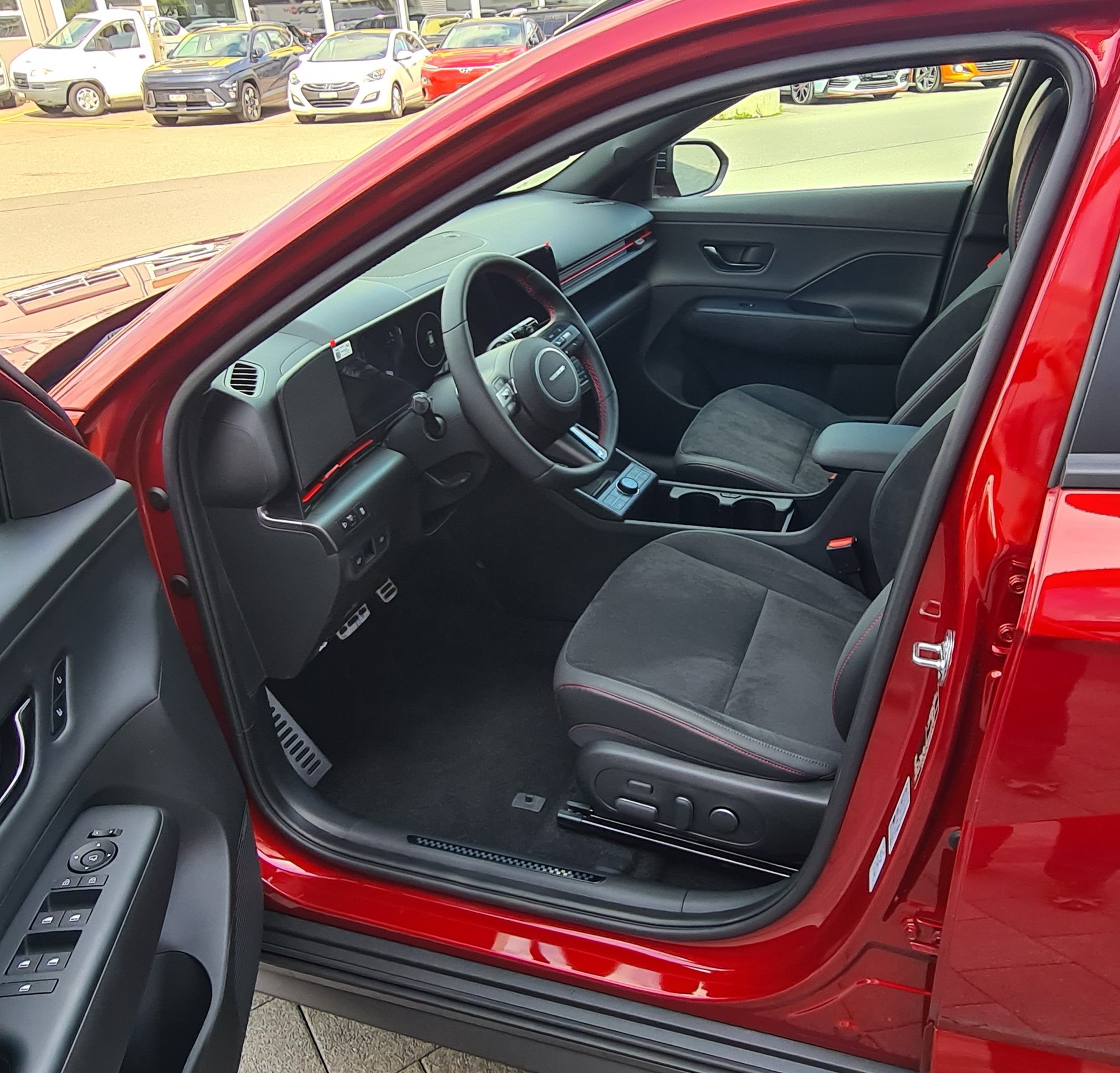 HYUNDAI Kona EV 65.4 kWh N Line-image-9