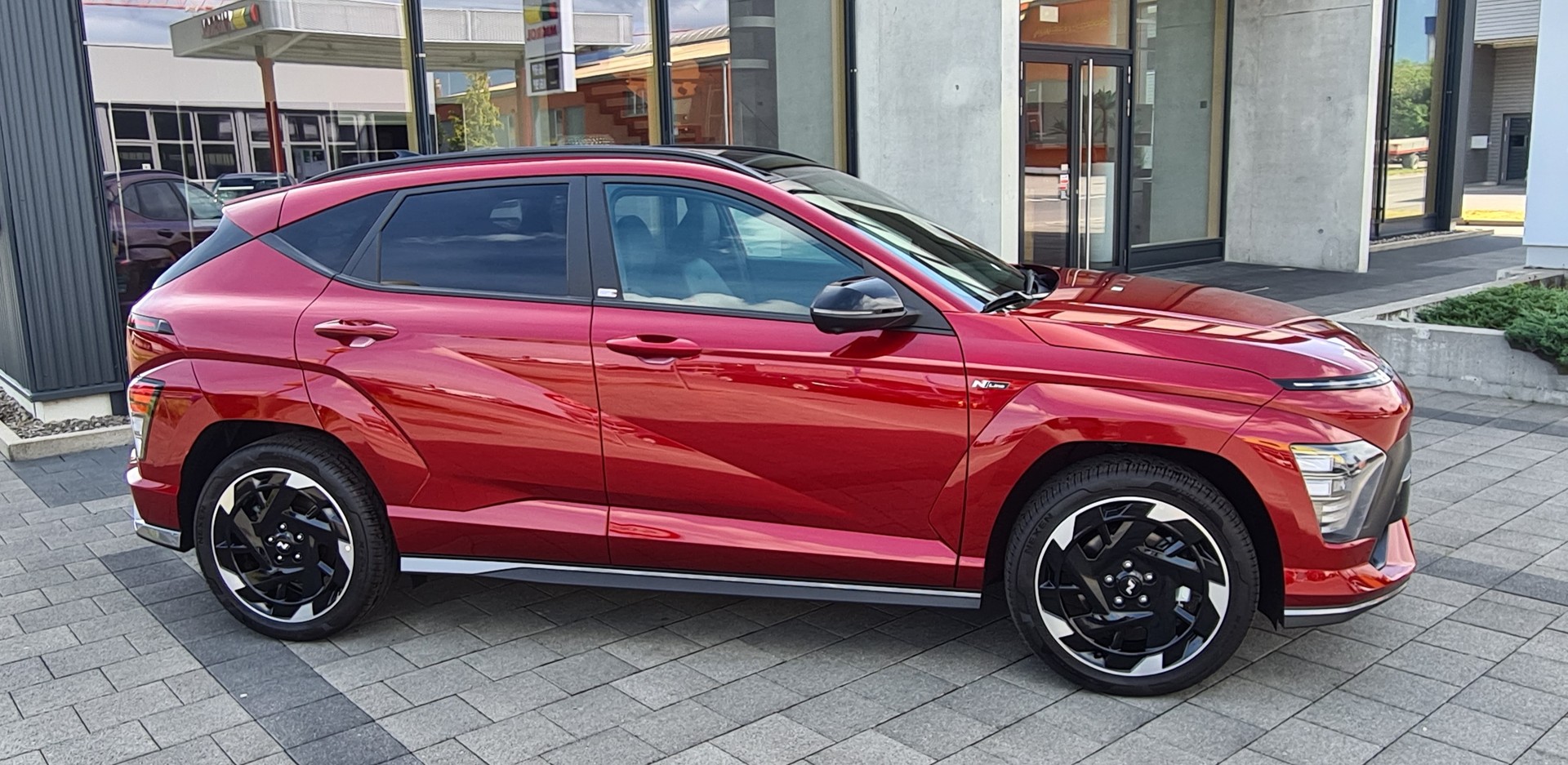 HYUNDAI Kona EV 65.4 kWh N Line-showroom-element-2
