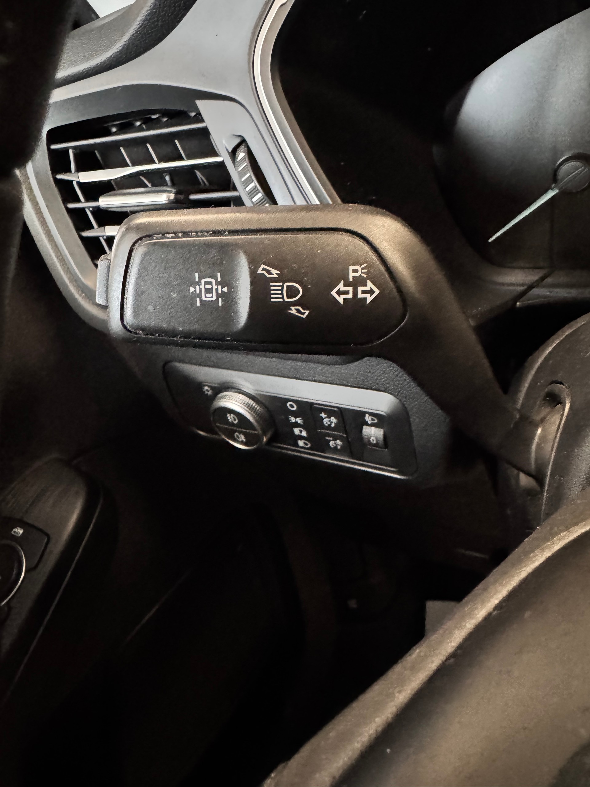 FORD Kuga 2.0 TDCi EcoBlue Cool & Connect 4WD-image-15