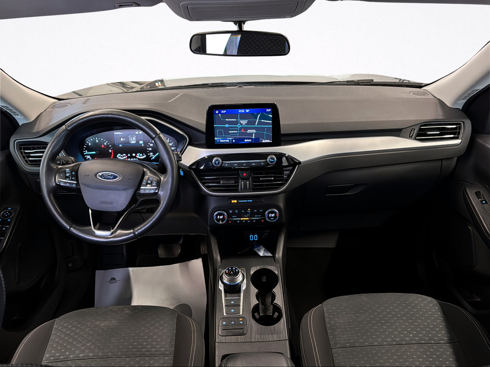 FORD Kuga 2.0 TDCi EcoBlue Cool & Connect 4WD-image-7