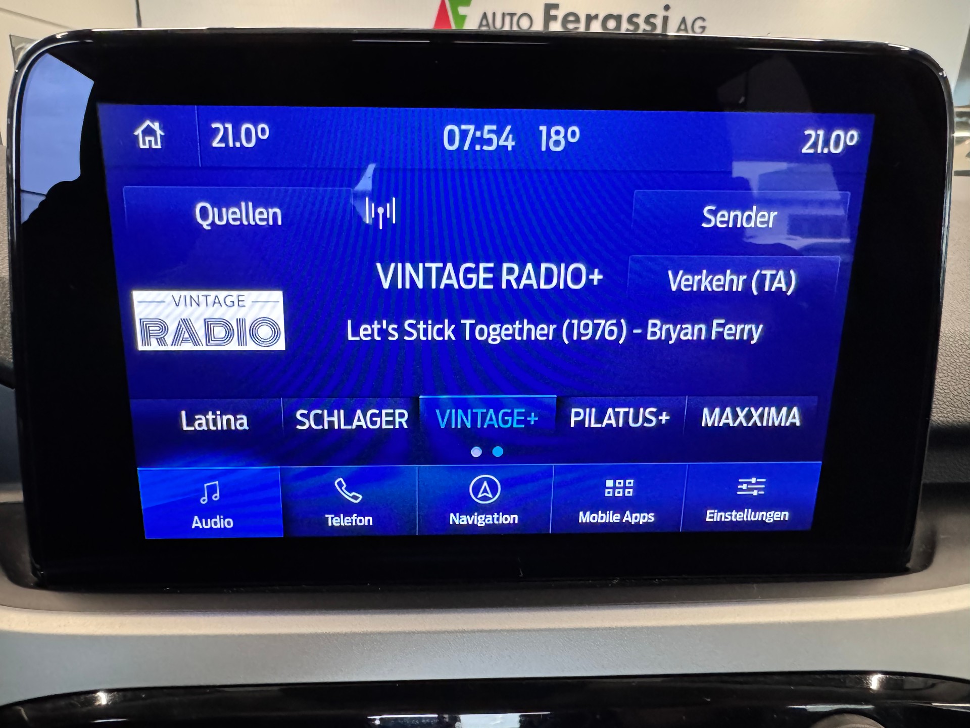 FORD Kuga 2.0 TDCi EcoBlue Cool & Connect 4WD-image-18
