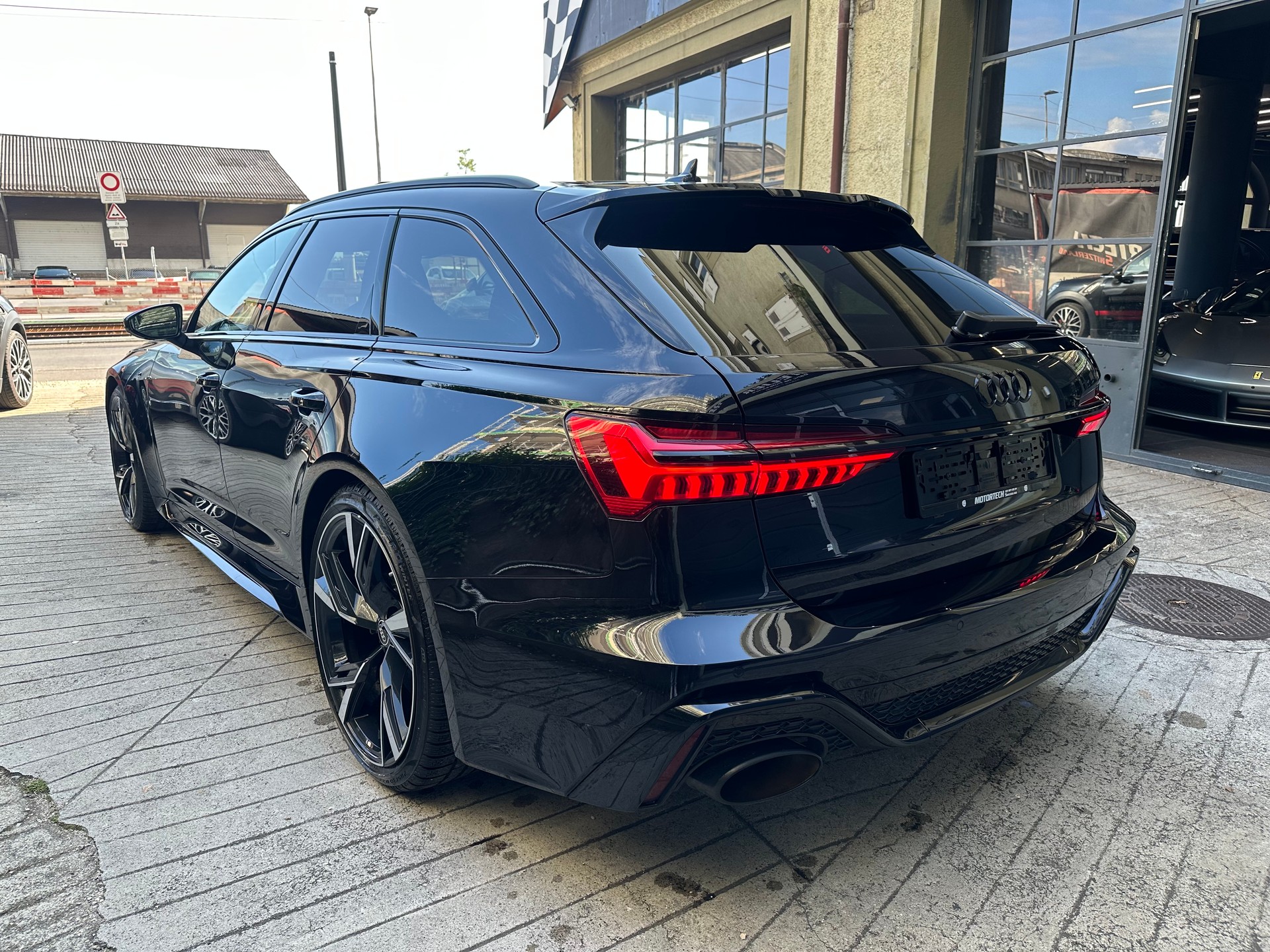 AUDI RS6 Avant 4.0 TFSI V8 quattro Garantie Audi 2027 , CERAMIC BRAKE-image-2
