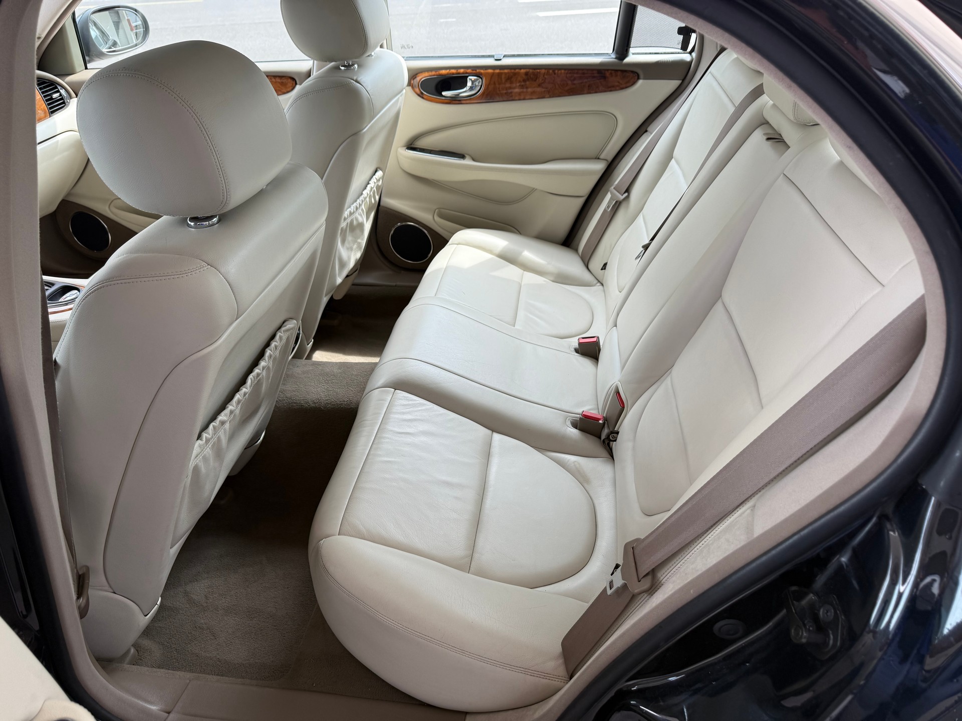 JAGUAR XJ8 4.2 V8 Executive-image-8