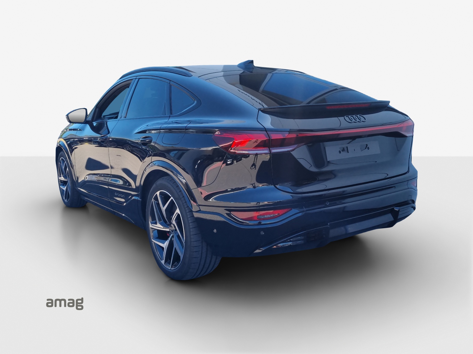 AUDI SQ6 Sportback e-tron quattro-showroom-element-2