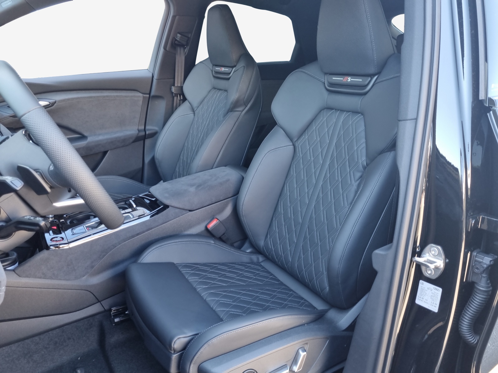 AUDI SQ6 Sportback e-tron quattro-image-7