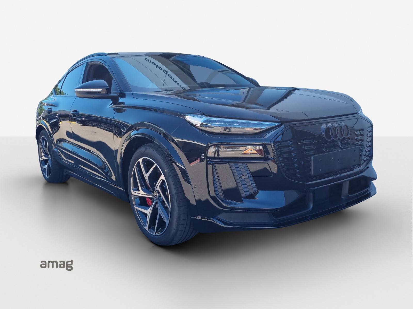 AUDI SQ6 Sportback e-tron quattro-image-5
