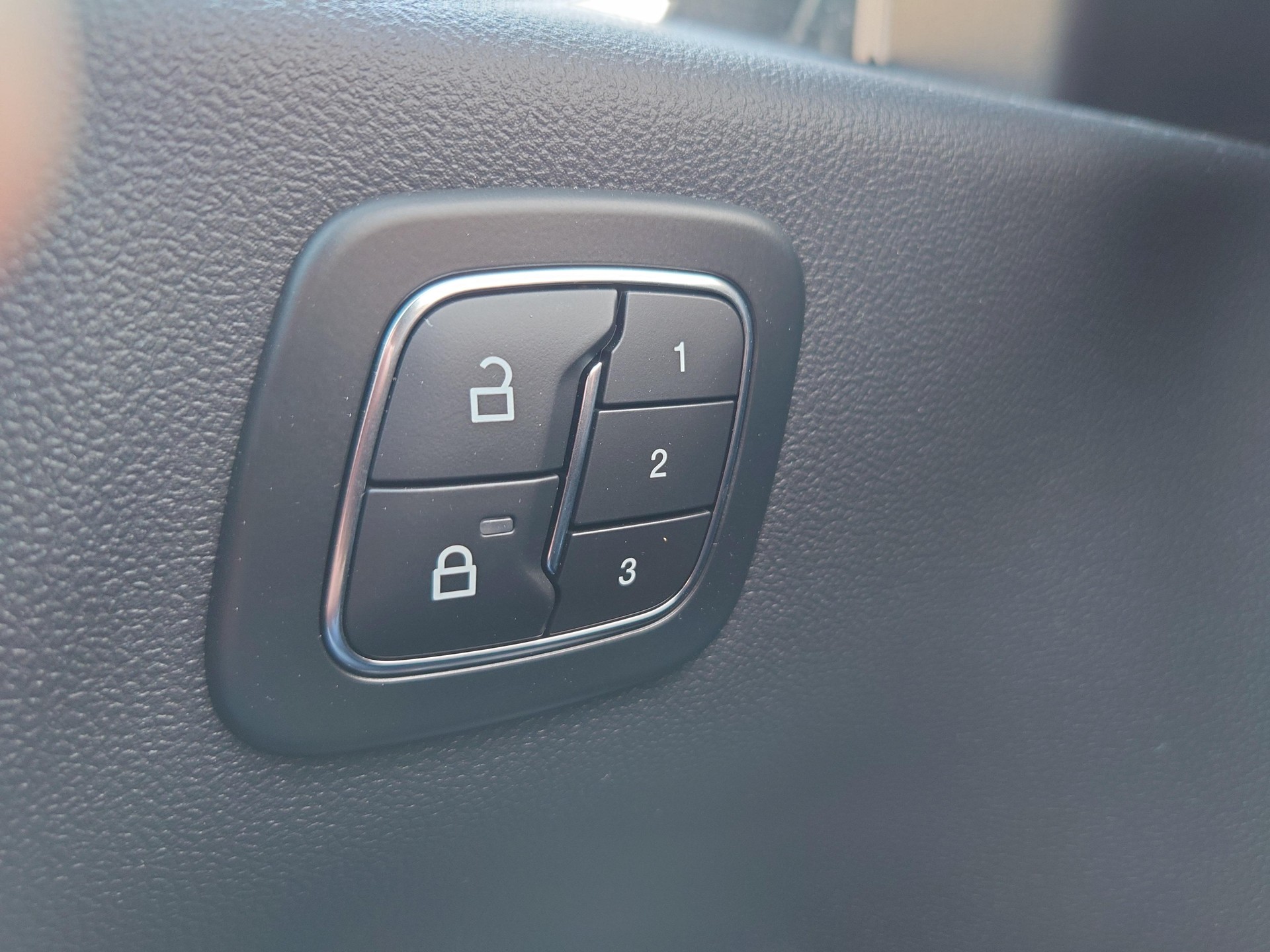FORD Kuga 2.5 Plug-in Hybrid ST-Line X-image-13